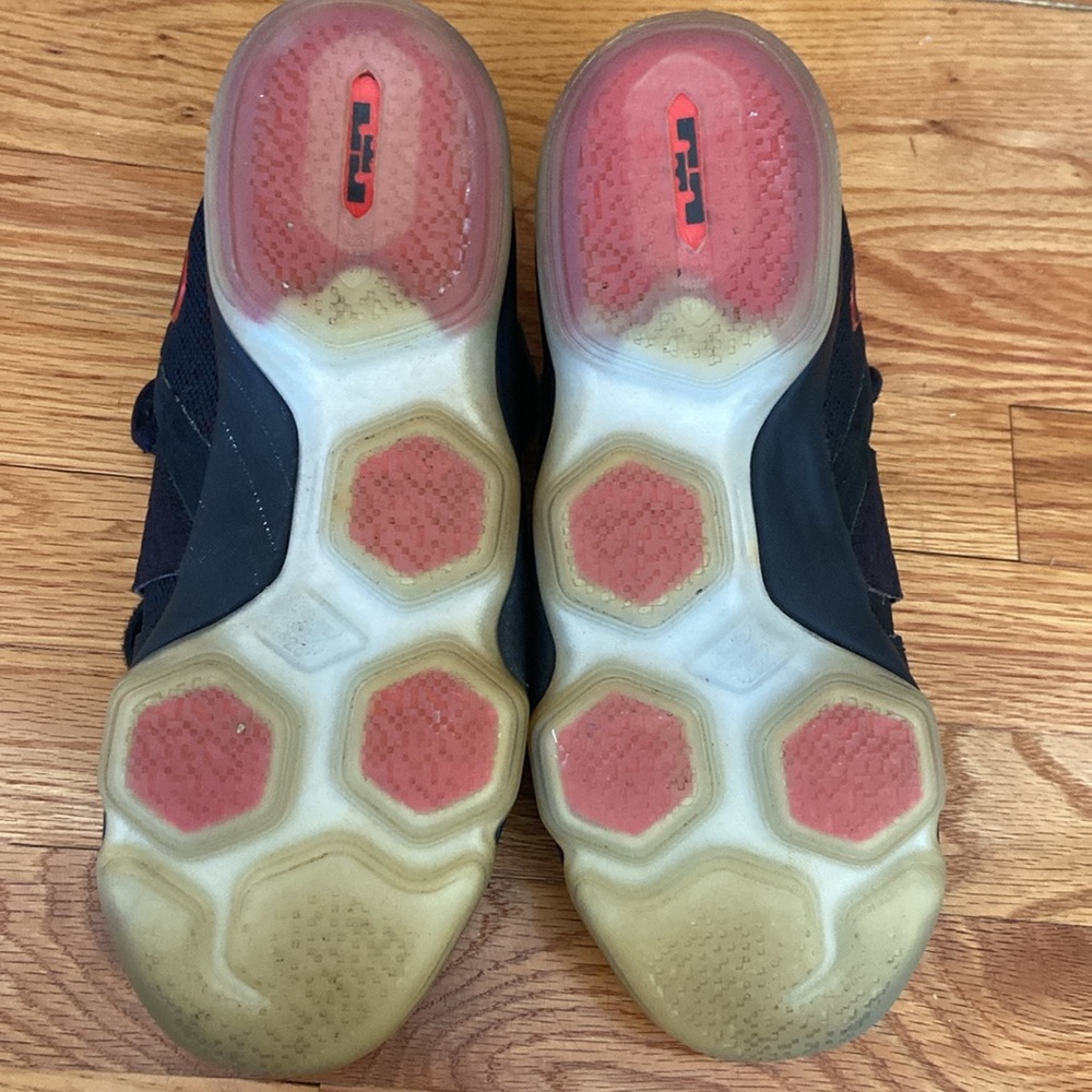 Nike Lebron Kids 14 Bred Mid Top GUC Sneakers - Picture 7 of 16